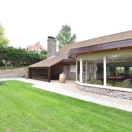 Modern In With Beach Nearby